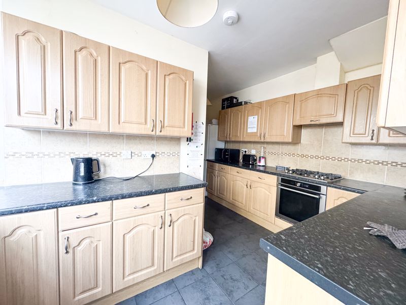 Property photo 3 of 7 Kitchen
