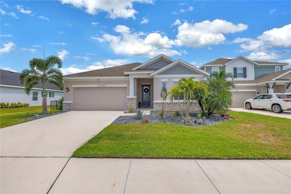 Property photo 1 of 20