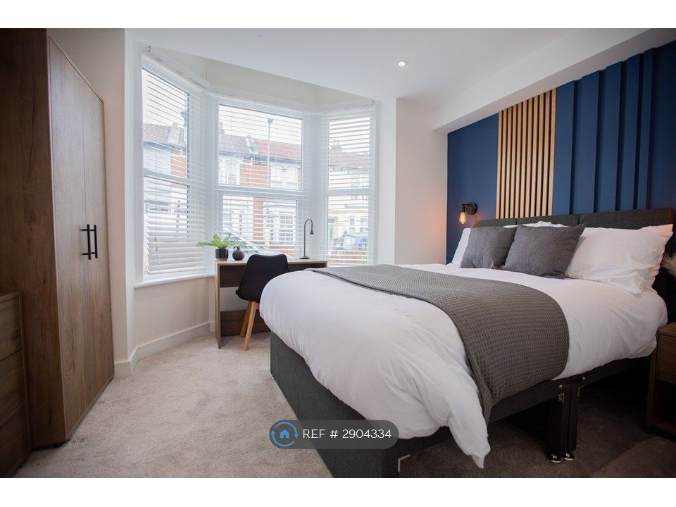 Property photo 1 of 10 Room 1 Ensuite