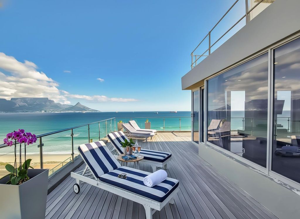 Property photo 2 of 37