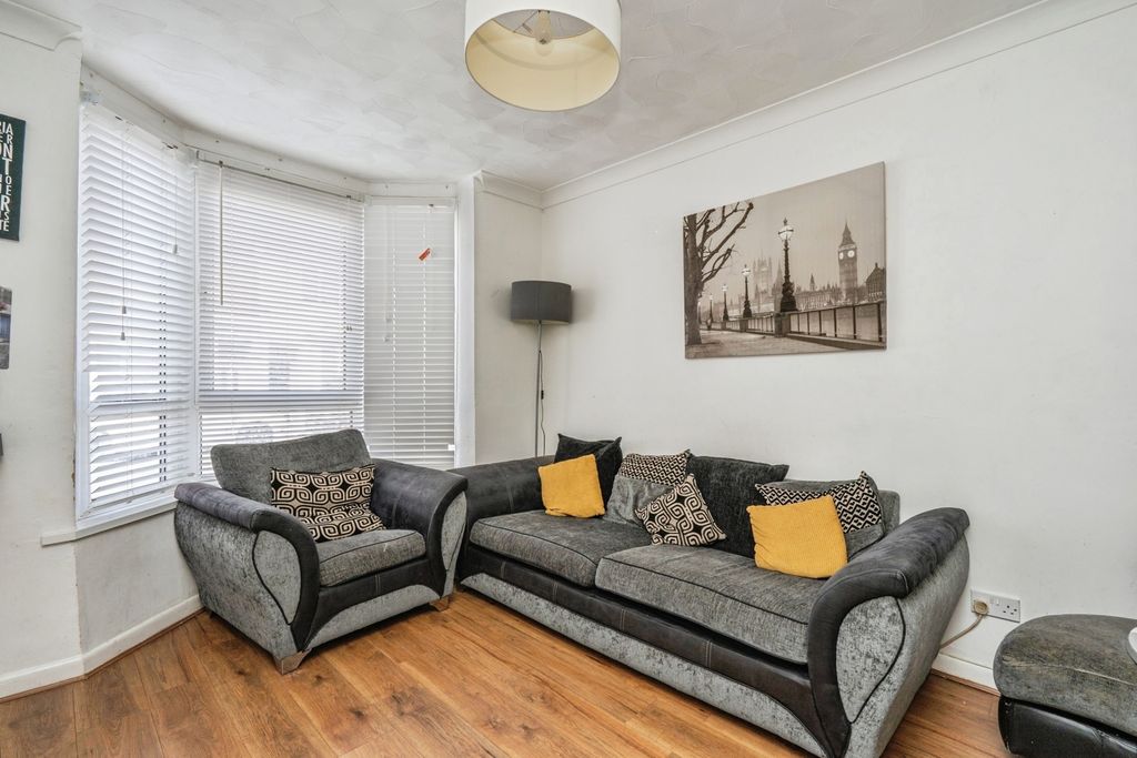 Property photo 3 of 17 Photo