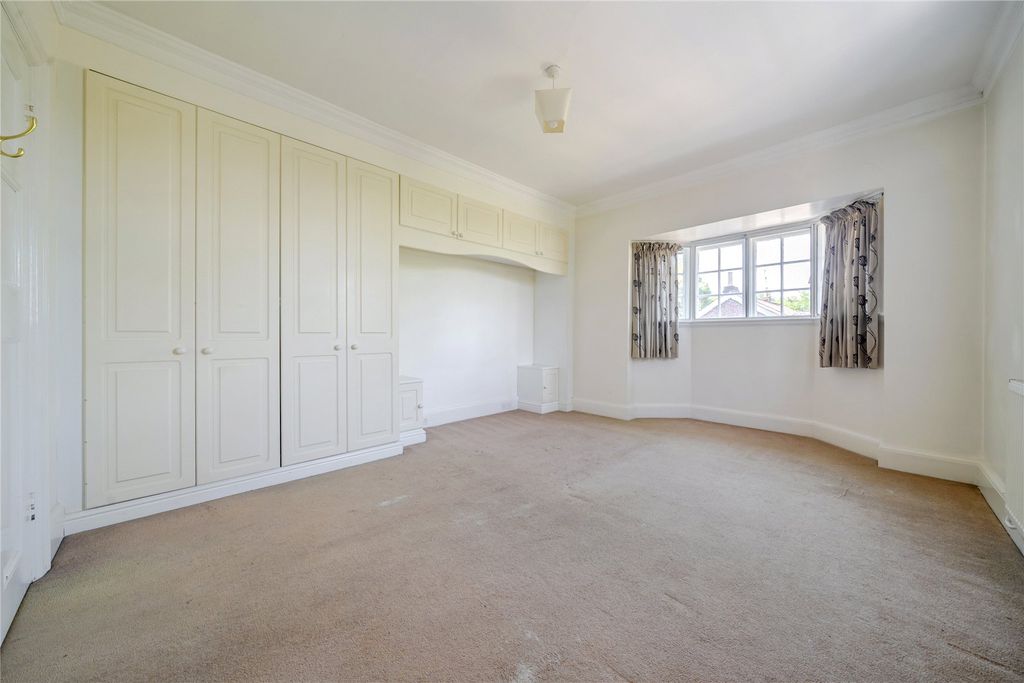 Additional image 13 of 2 bed flat for saleHaslemere, Surrey GU27