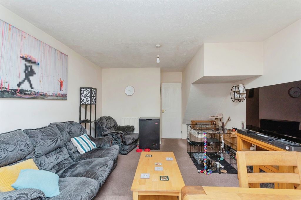 Property photo 3 of 12