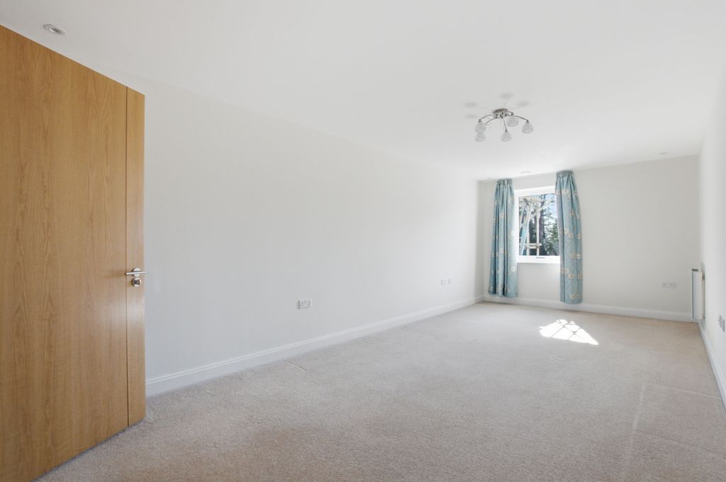 Additional image 4 of 2 bed flat to rentTower Road, Westbourne, Bournemouth BH13