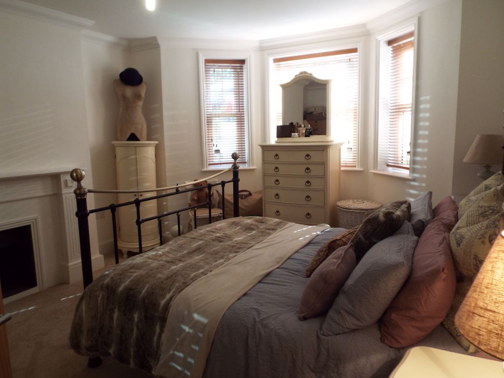 Property photo 3 of 8 Bedroom