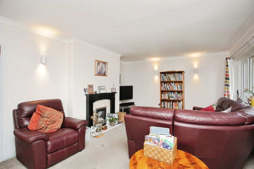 Property photo 2 of 29