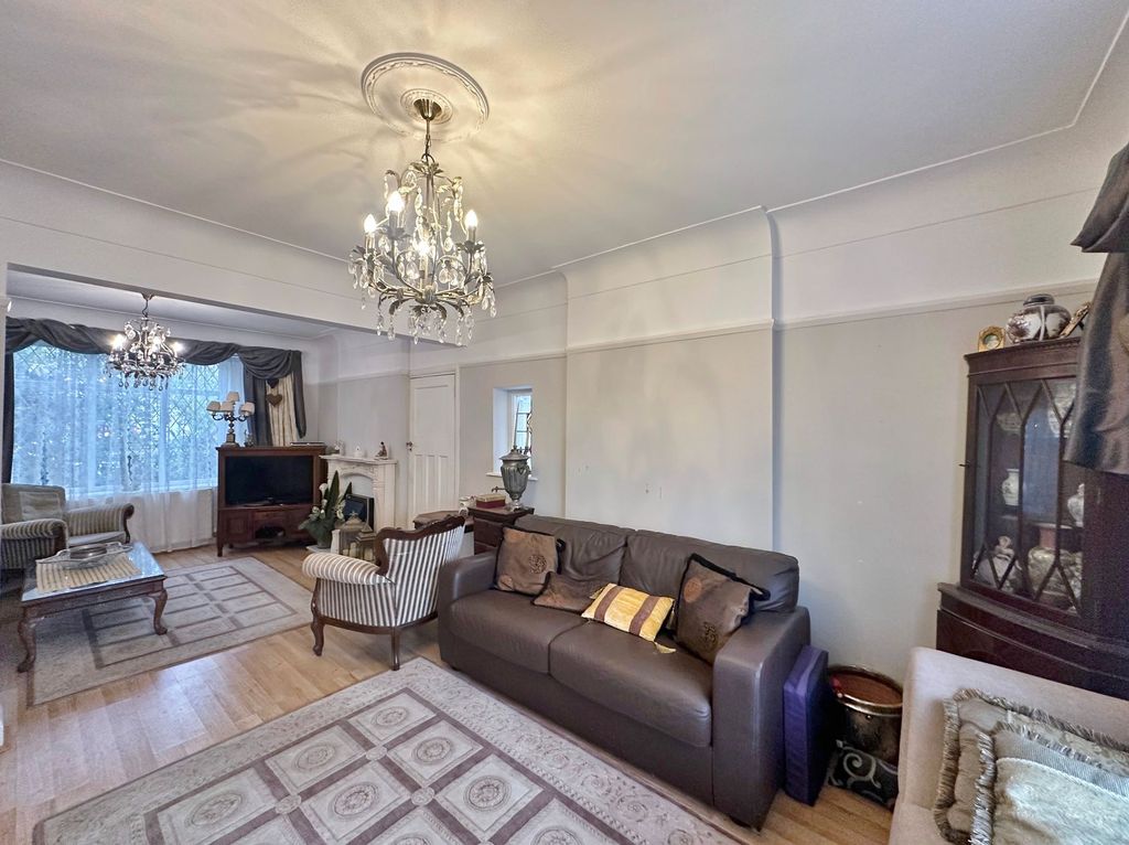 Property photo 2 of 24 Photo 4