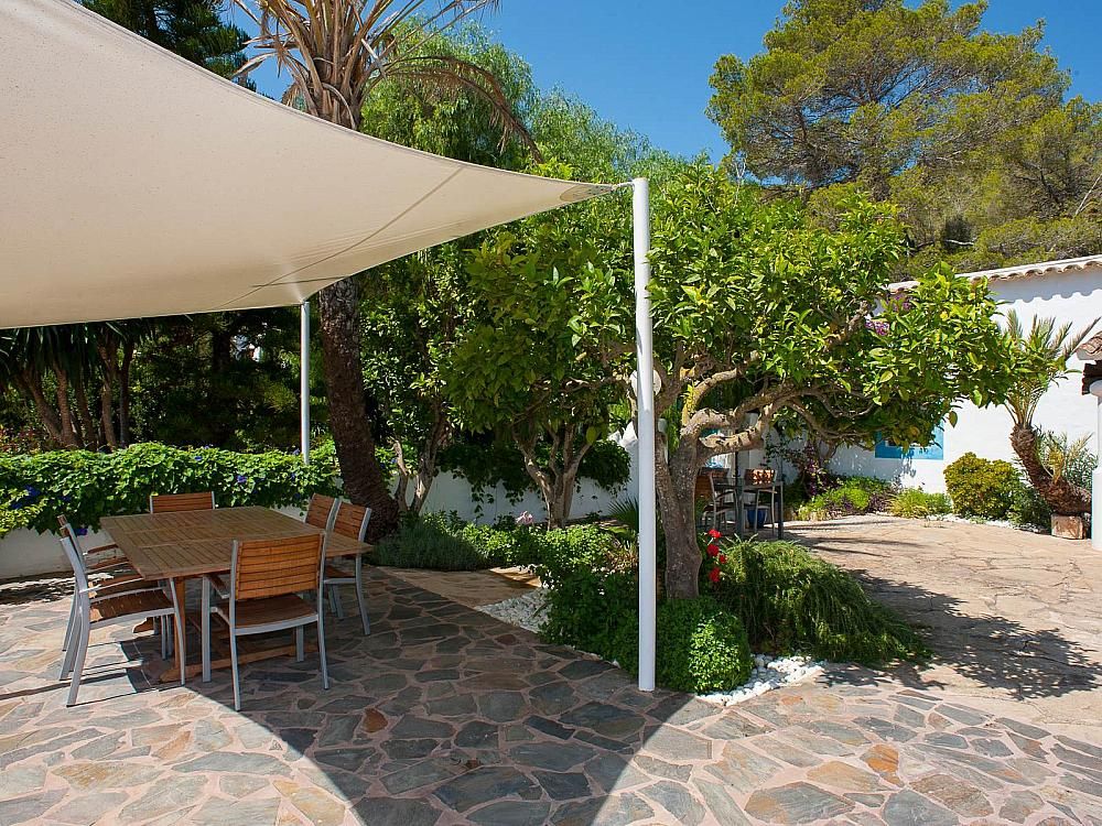 Property photo 1 of 27