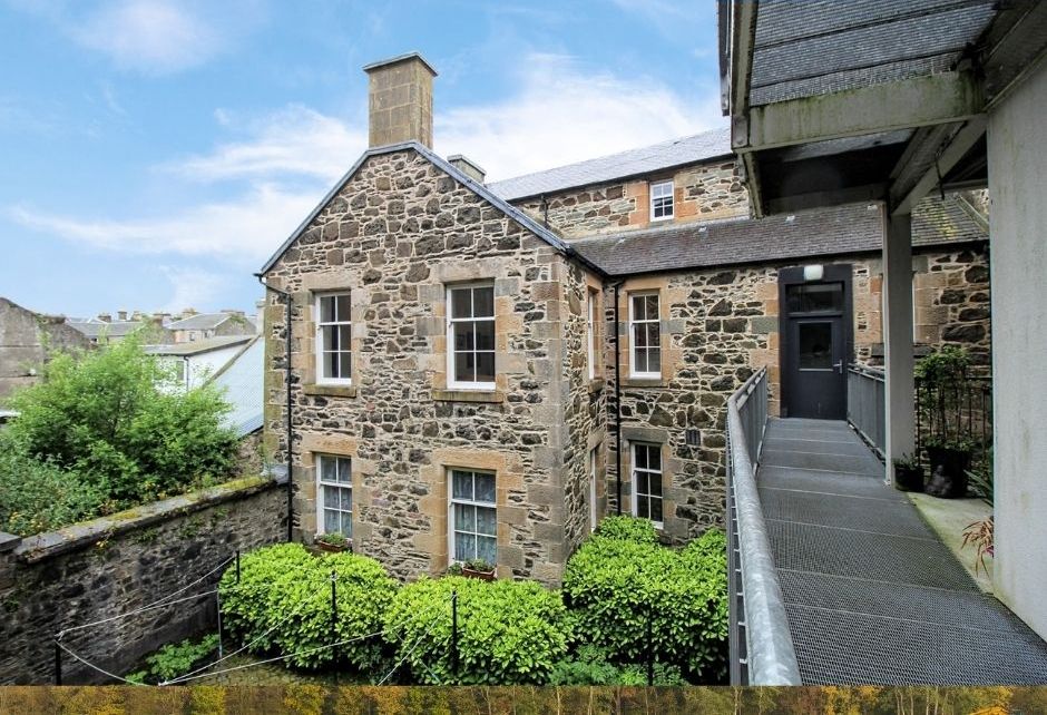 Property photo 3 of 21 Courtyard Front