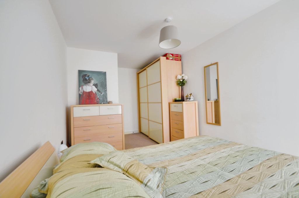 Property photo 3 of 18 Bed 1_Pic_ (1).Jpg
