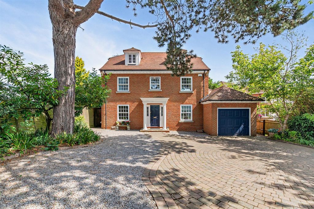 Property photo 1 of 25 Front External