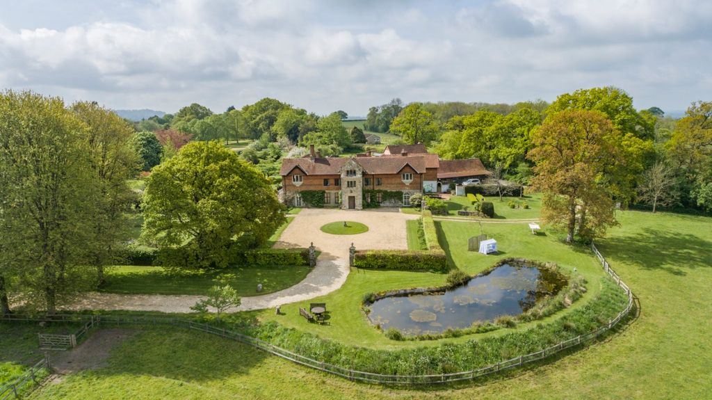 Property photo 2 of 38 Sedgehill Manor