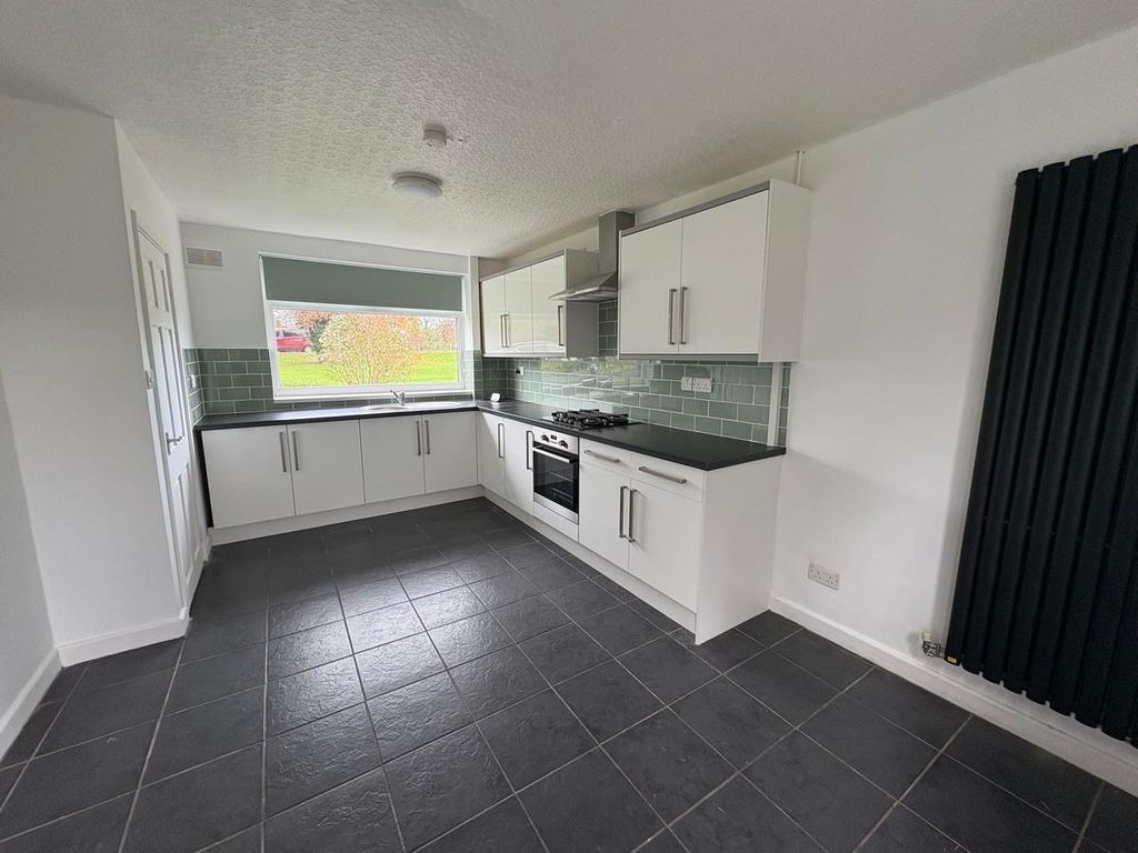 Property photo 2 of 14 Kitchen