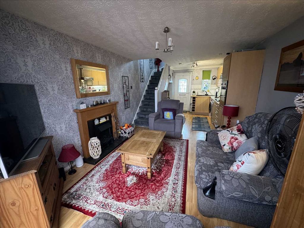 Property photo 2 of 8 Open Plan Lounge Kitchen