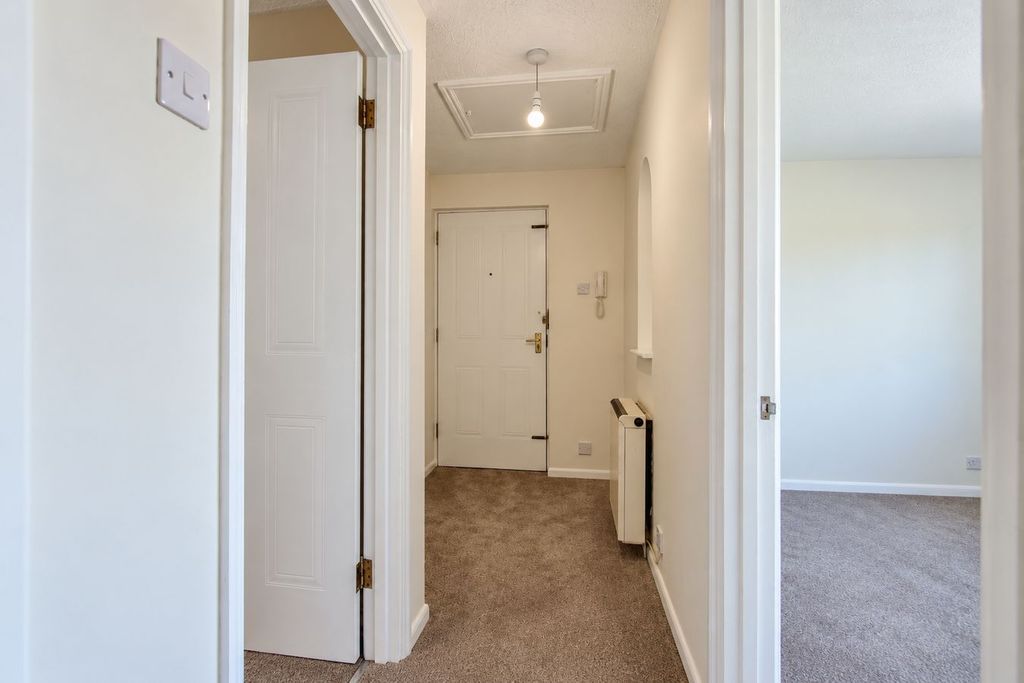 Property photo 3 of 8