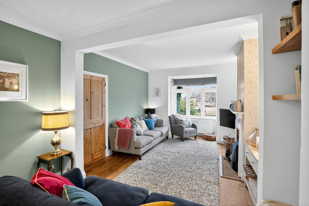 Property photo 3 of 28 Sitting Room