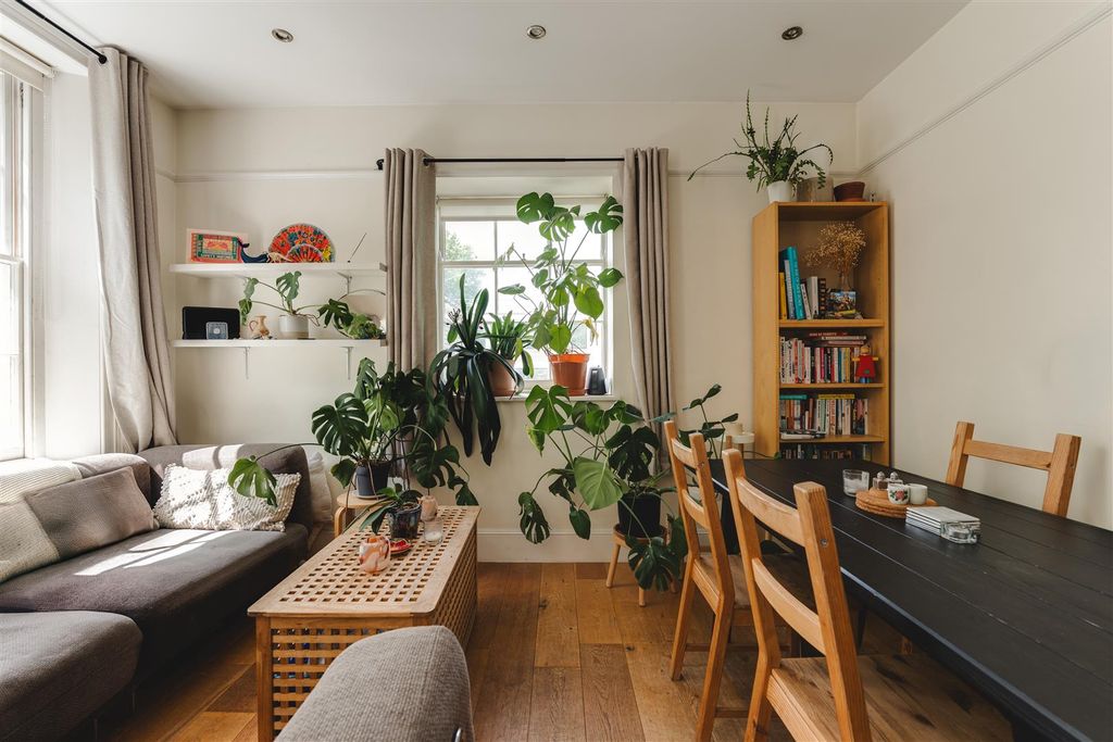 Property photo 3 of 21 Lower Clapton Road-18.Jpg