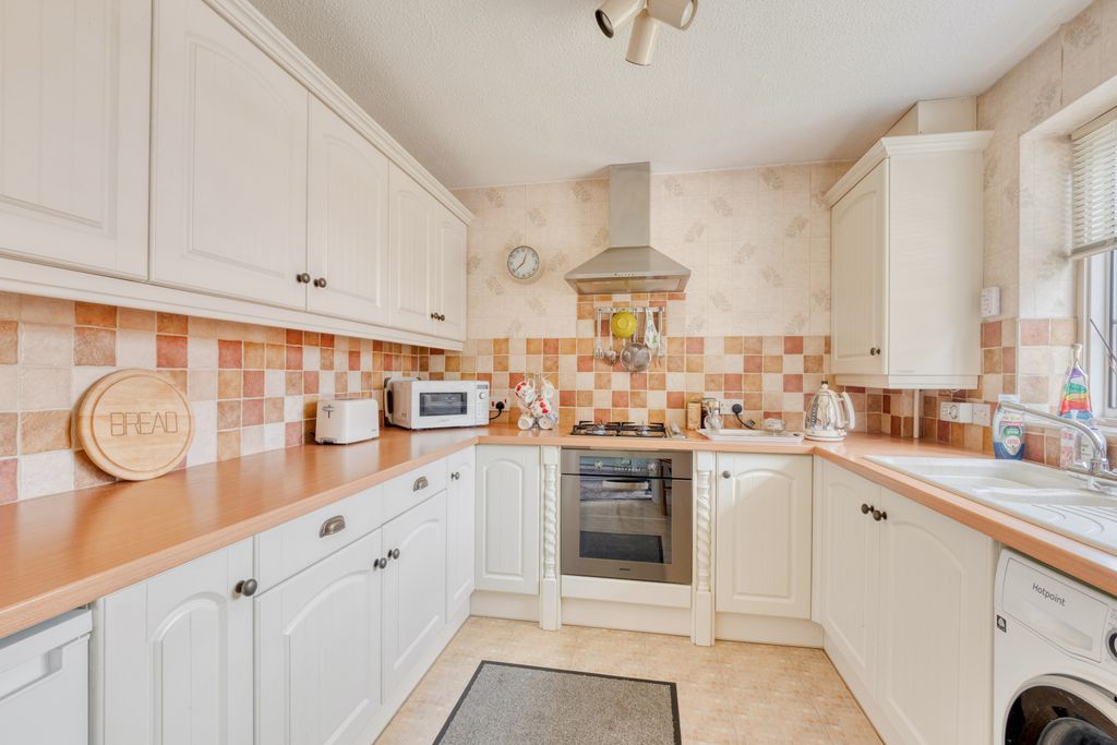 Property photo 2 of 12 Picture No. 13