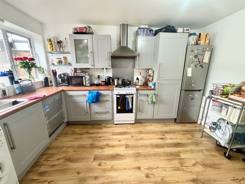 Property photo 3 of 10 Image