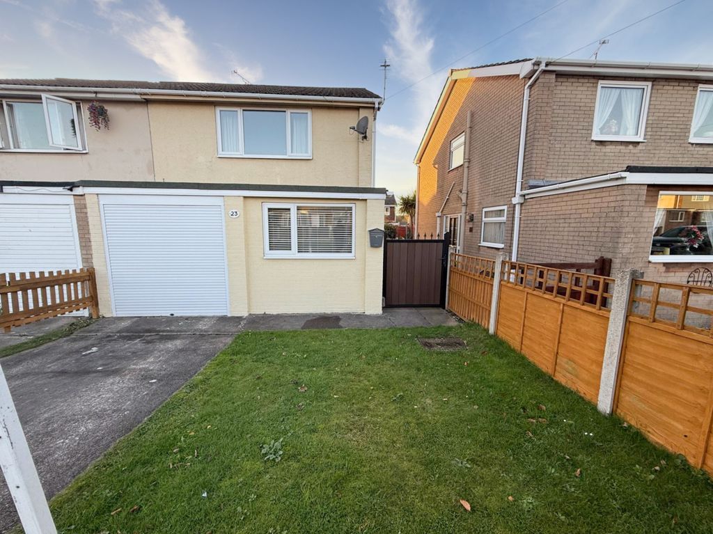 Property photo 1 of 9 Frontal