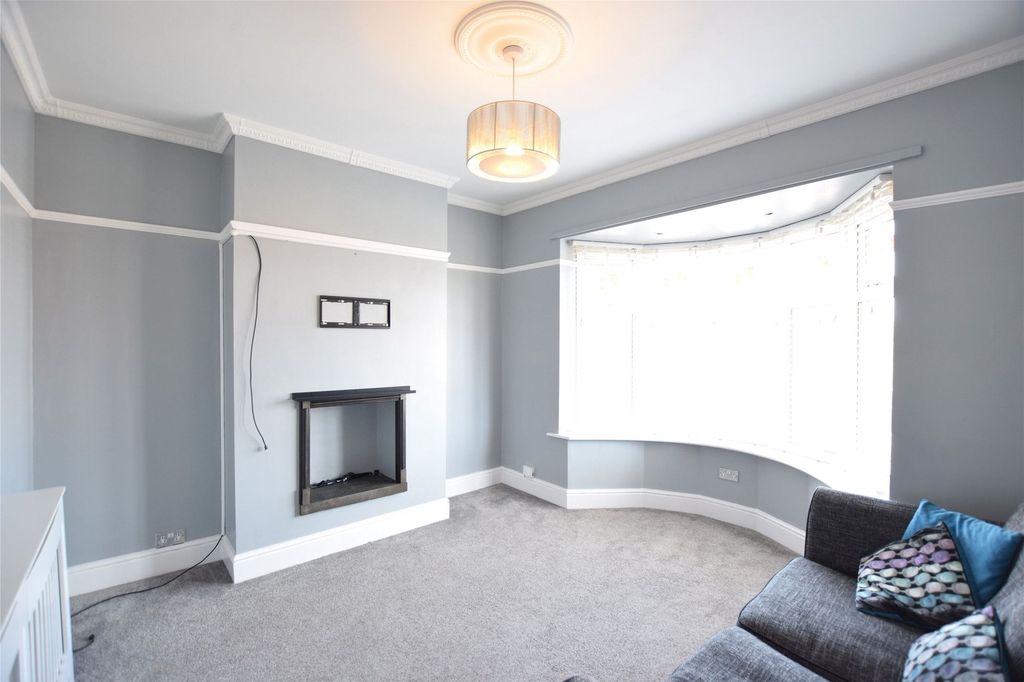 Property photo 2 of 9 Lounge