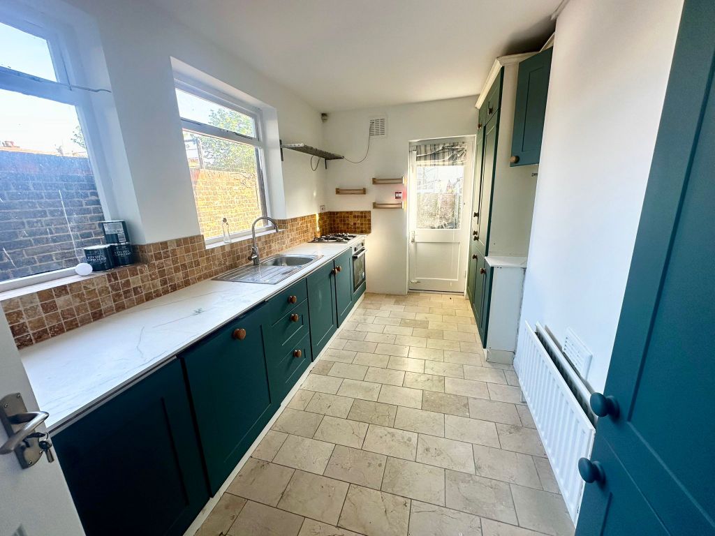 Property photo 2 of 31