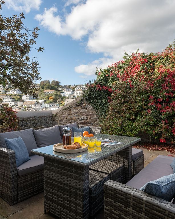 Property photo 2 of 18 Saviours View, 10 South Ford Road, Dartmouth - Courtyard Garden