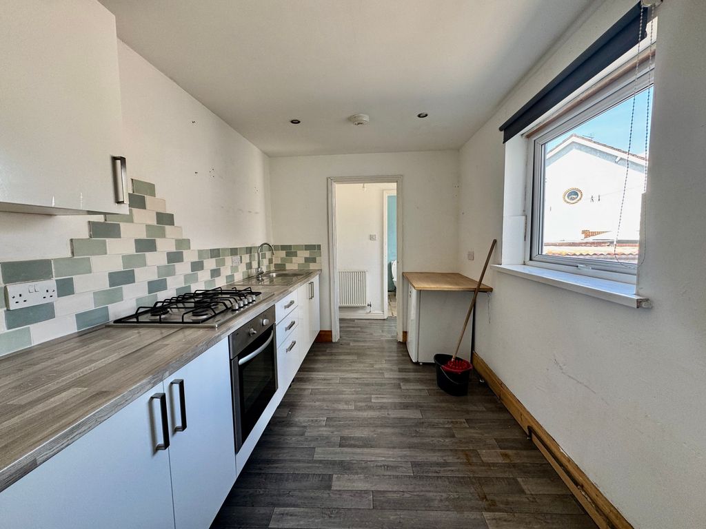 Property photo 3 of 29