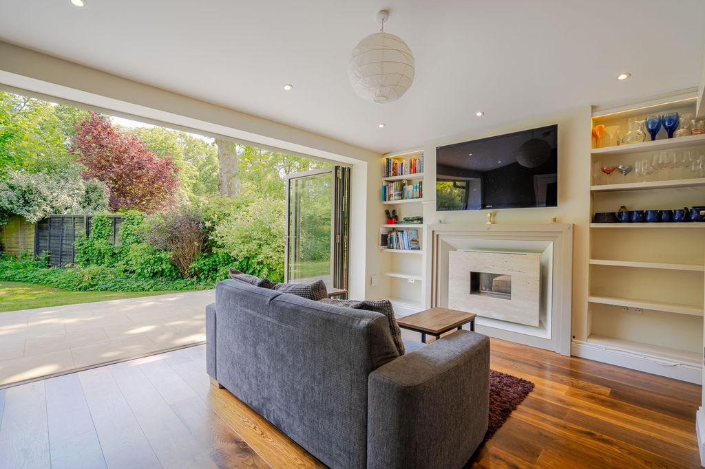 Property photo 3 of 17