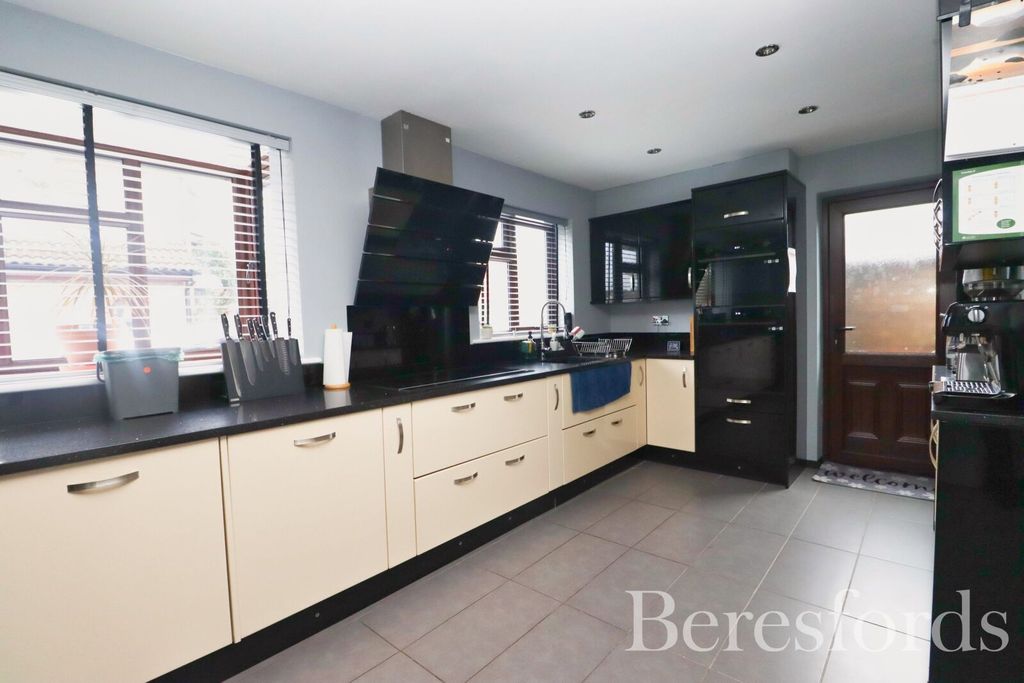 Property photo 3 of 19 Picture 3