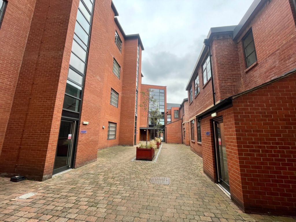 Property photo 2 of 13 Picture No. 14