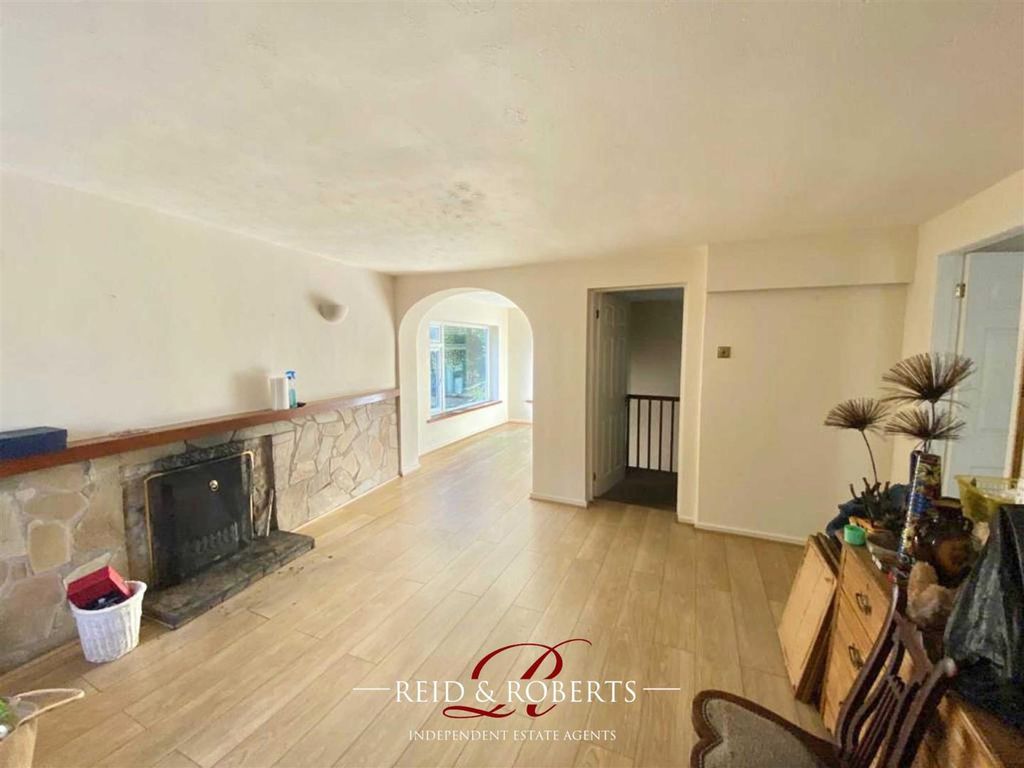 Property photo 2 of 21