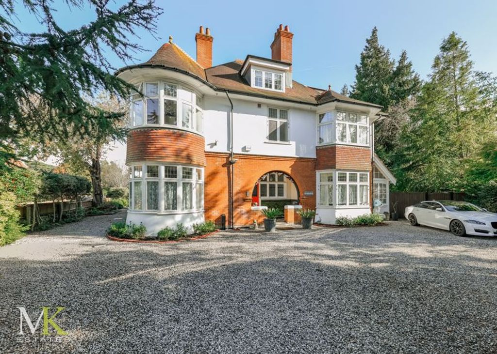 Property photo 1 of 34