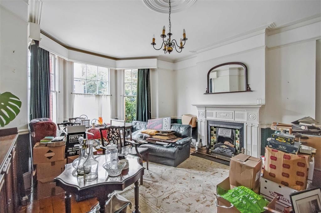 Property photo 2 of 8