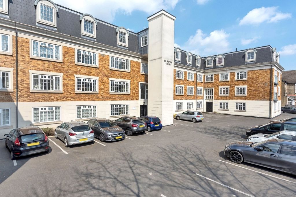 Property photo 1 of 6 External