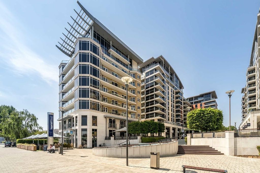 Property photo 2 of 8