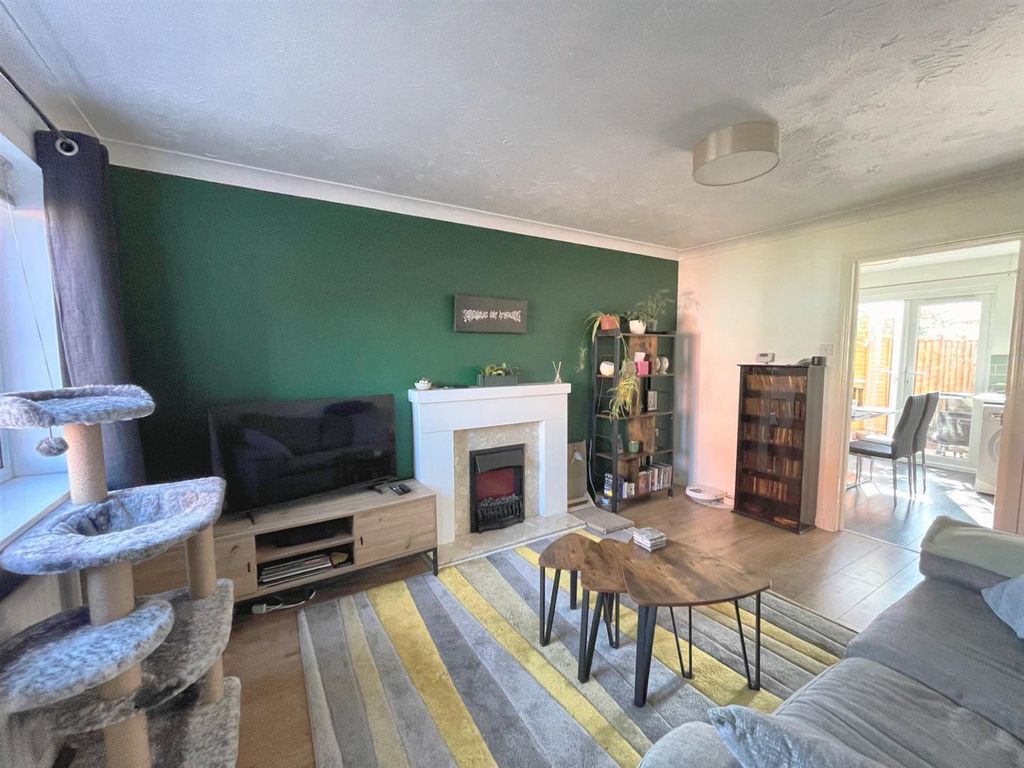 Property photo 2 of 14 Lounge