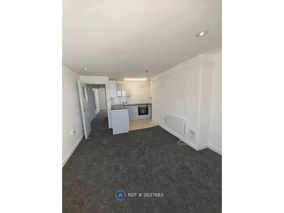 Property photo 2 of 8 Kitchen