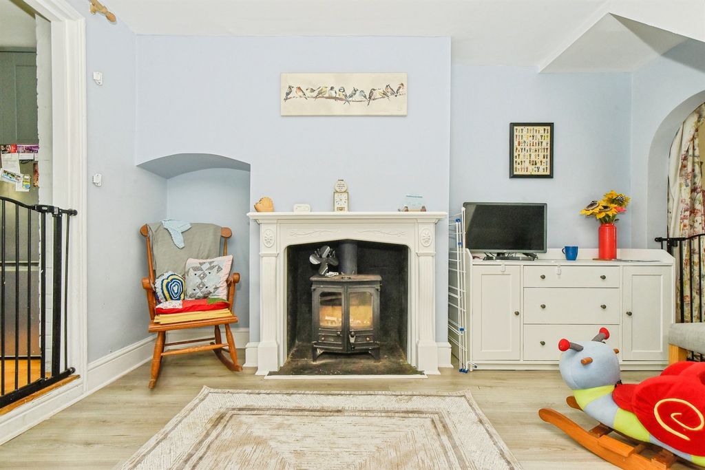 Property photo 2 of 14