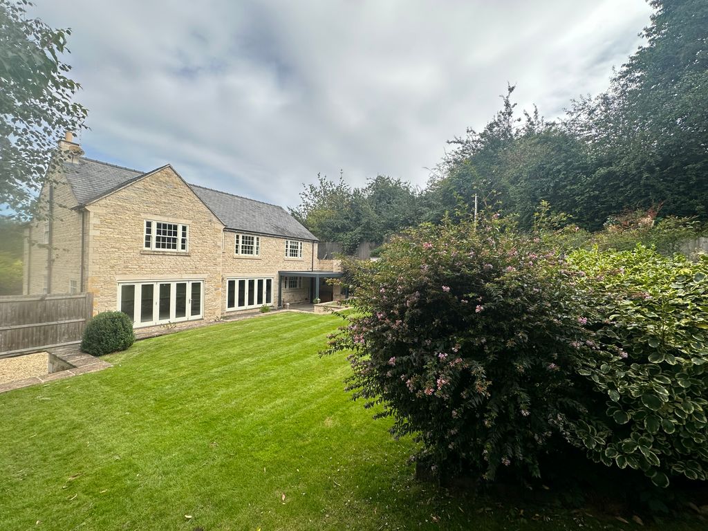 Property photo 3 of 49