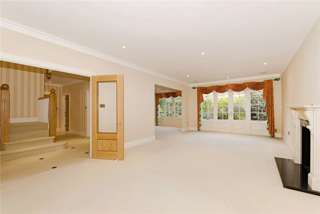 Property photo 2 of 10 Drawing Room