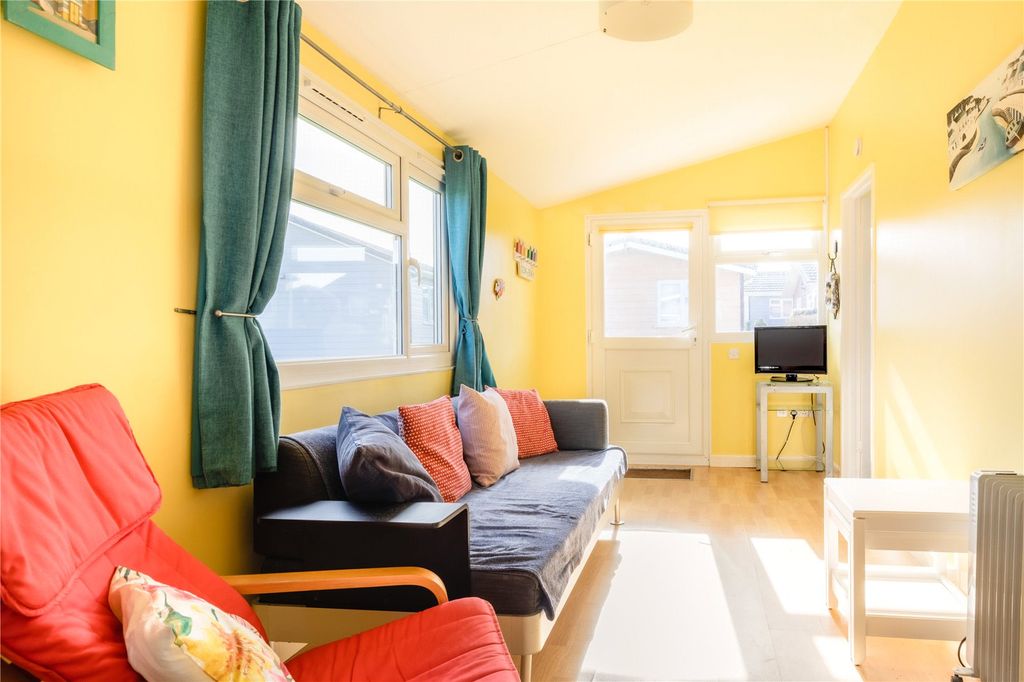 Property photo 3 of 8 Picture No. 06