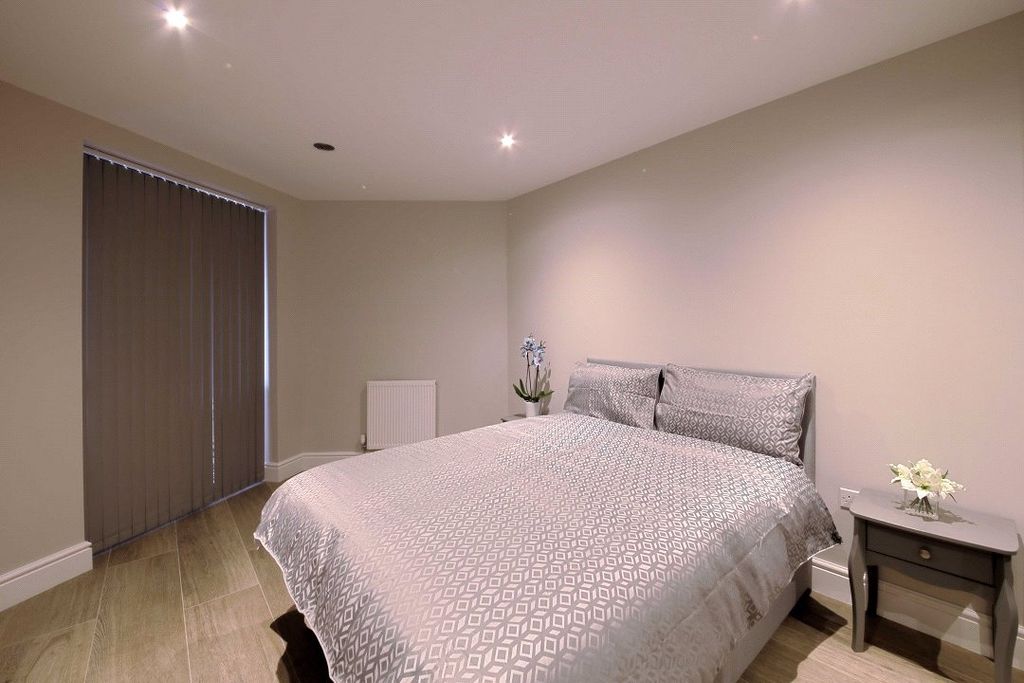 Property photo 3 of 10 Bedroom