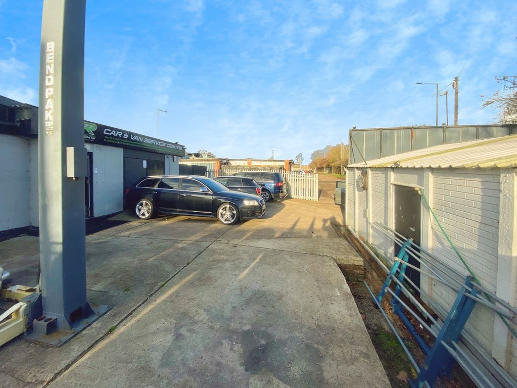 Property photo 2 of 13