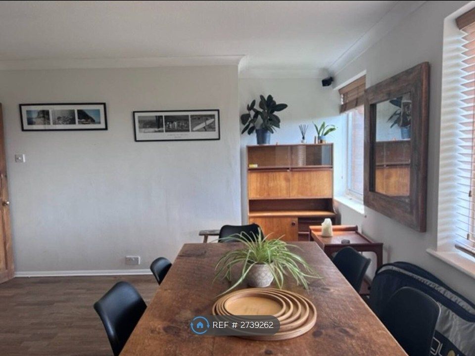 Property photo 2 of 15 Lounge