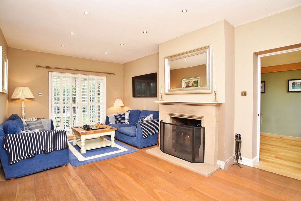 Property photo 3 of 14