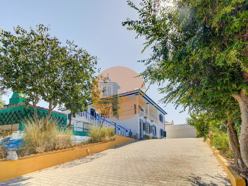 Property photo 1 of 62