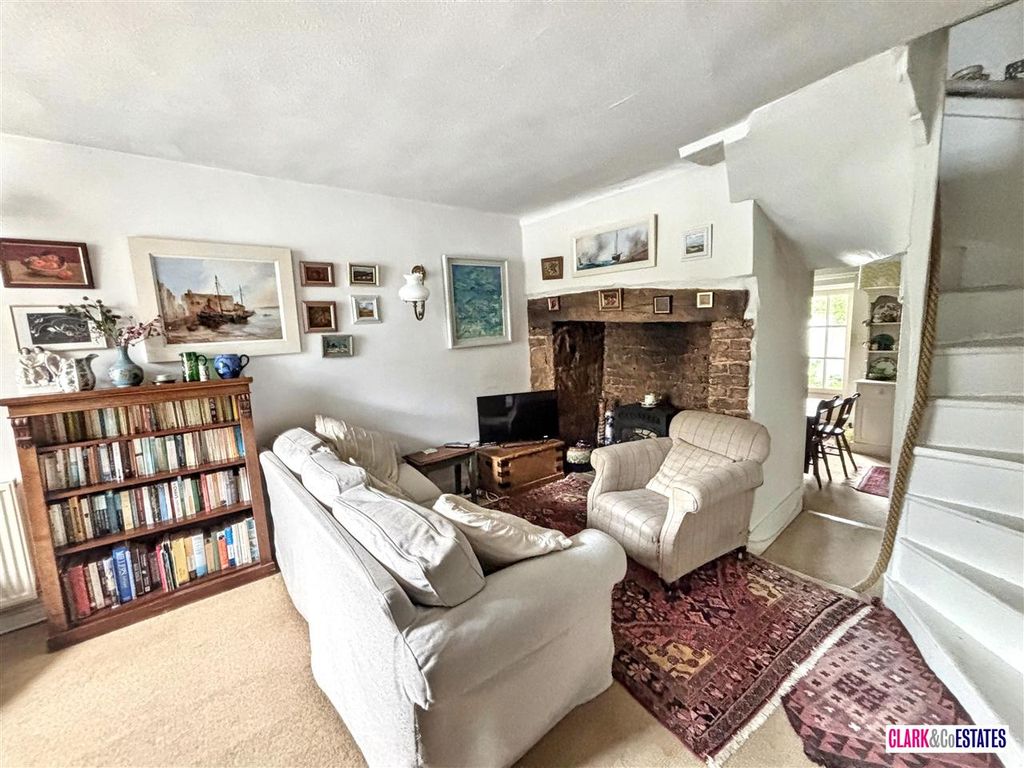 Property photo 2 of 13