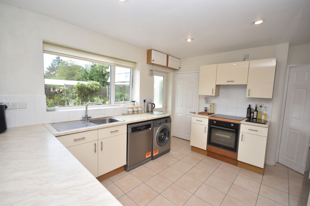 Property photo 3 of 17 Kitchen/Diner
