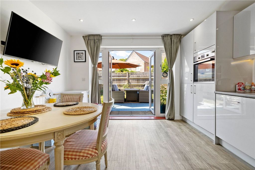 Property photo 3 of 18 Kitchen Dining